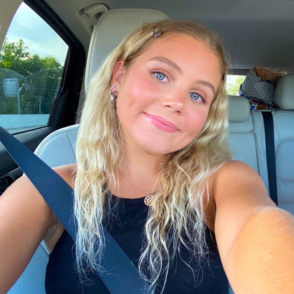 Meet your Posher, Maddie